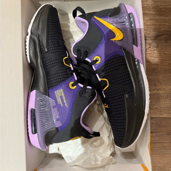 Nike LeBron Witness VII Black and Purple - Picture 1 of 4